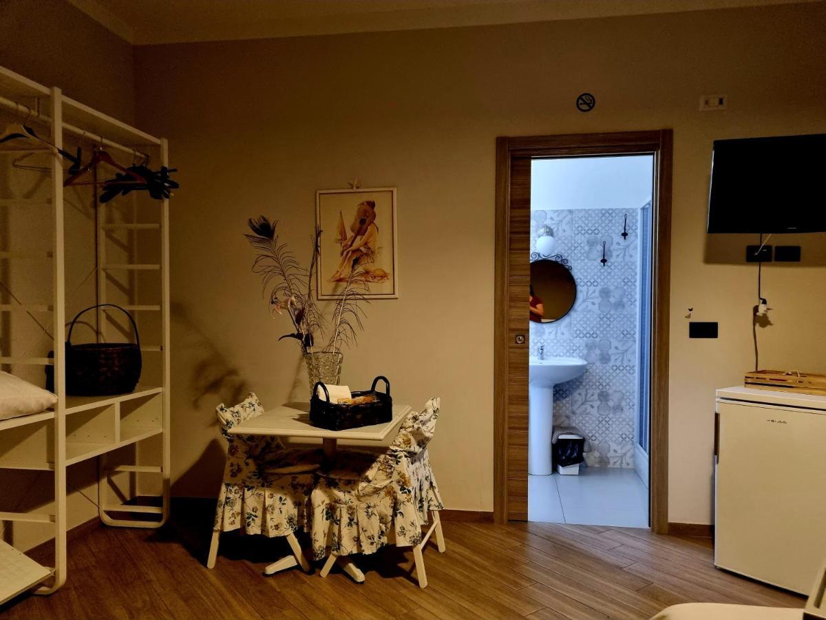 B&B Tre Passi Dalla Torre Montesarchio Exterior photo